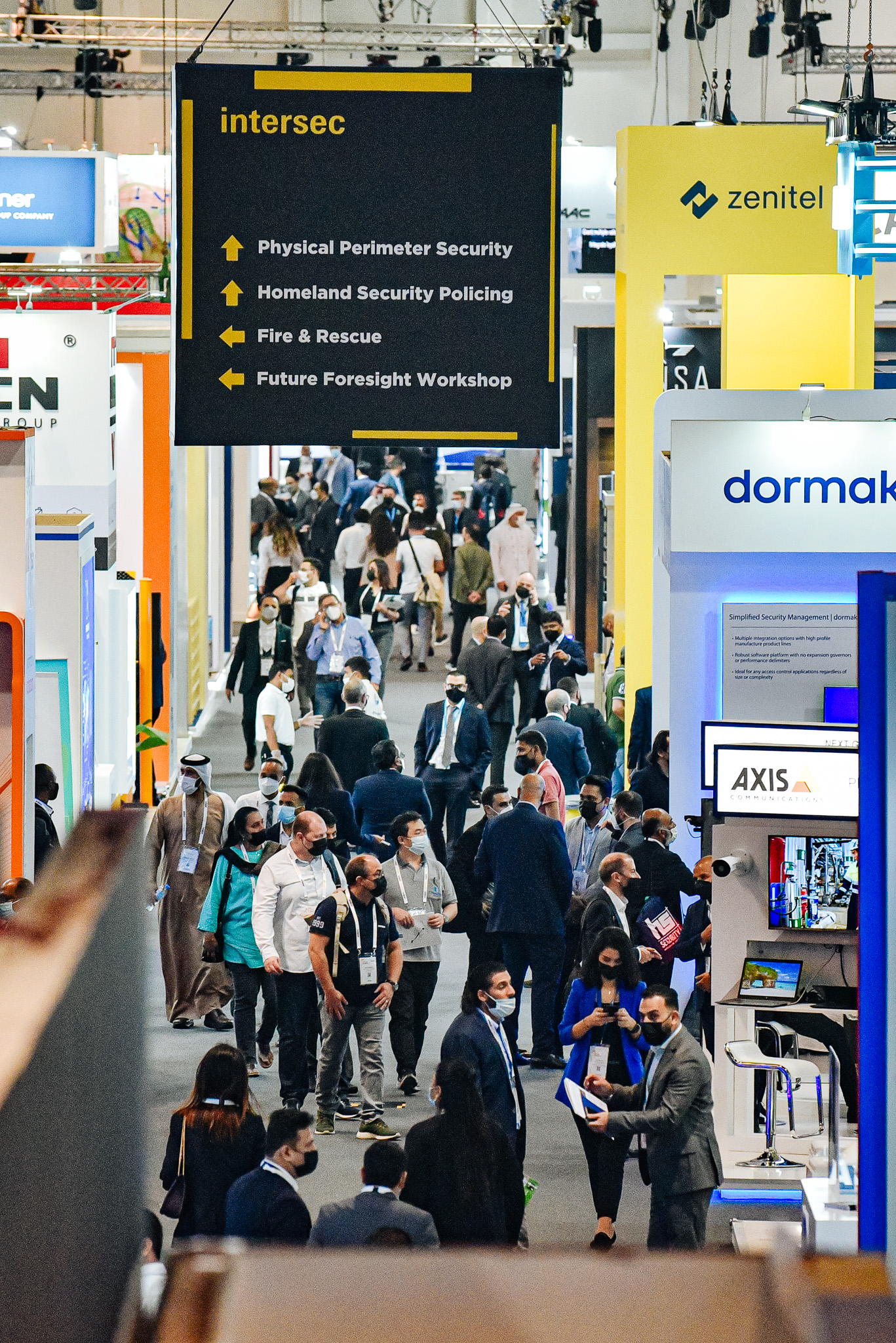 Close to 1000 exhibitors from over 120 countries will exhibit 10000 products